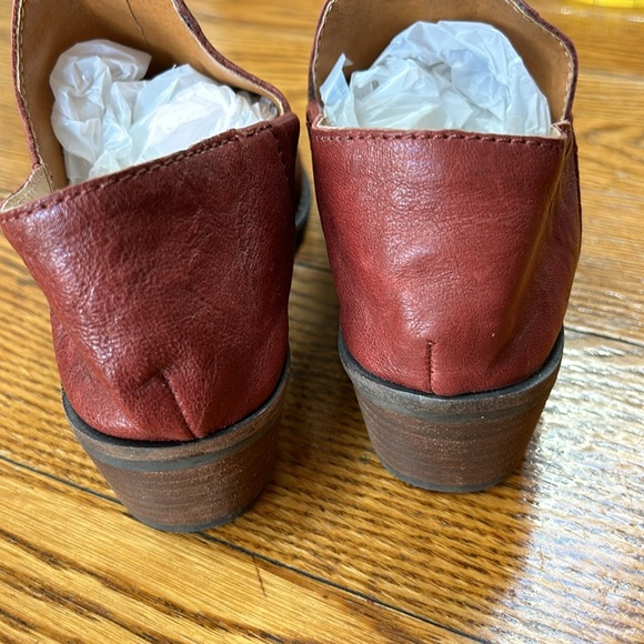 Lucky Brand maroon Fausst style leather booties. Size 6. Great condition. - Picture 3 of 11